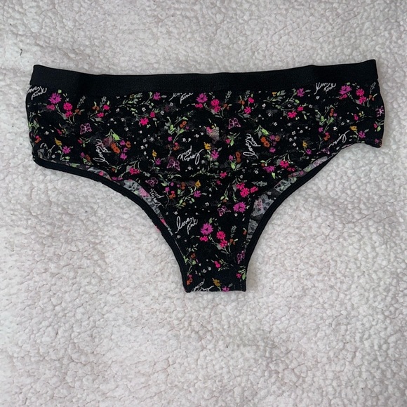 PINK Victoria's Secret Black and Pink Bra Intimates Sleepwear - Picture 4 of 10